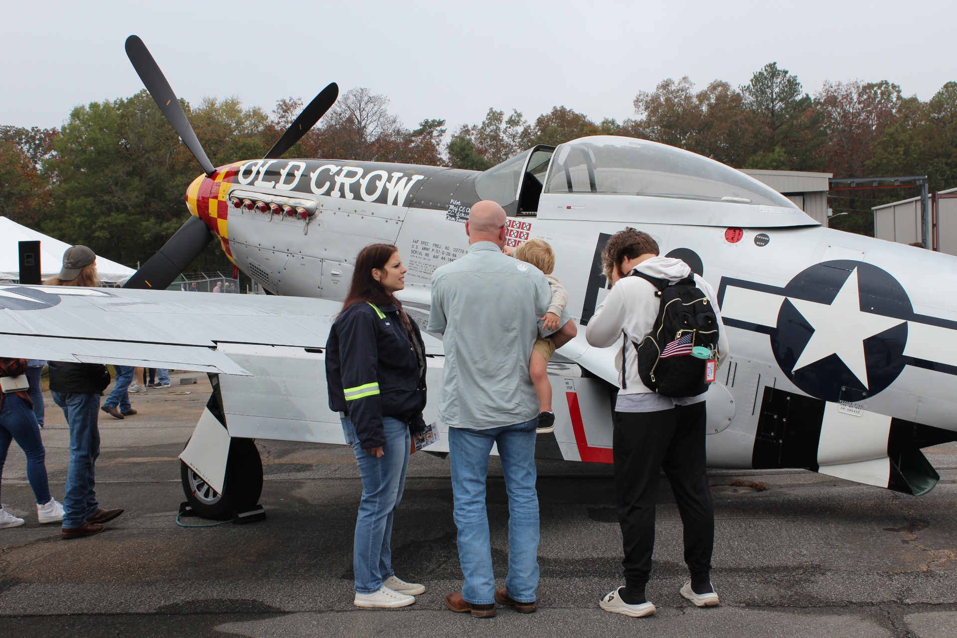 Family gathers around the P-51 Mustang 'Old Crow'